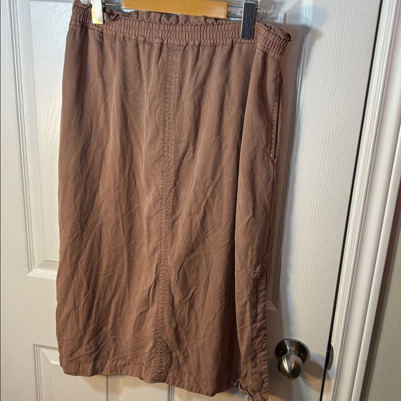 Ten Tree Tencel Midi Skirt size Large - Picture 2 of 6